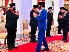 Jokowi Bicara Tanda Kehormatan untuk Duo Fahri & Fadli