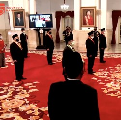 Fahri, Fadli, & Mereka yang Dapat Tanda Kehormatan Jokowi
