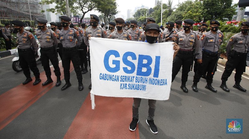 Demo Buruh di SIdang Tahunan MPR RI (CNBC Indonesia/Tri Susilo)