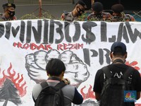 7 Alasan Buruh Tolak Omnibus Law: Benar PHK tak Ada Pesangon?