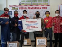 Pertamina Sumbang Ratusan Gadget Belajar Daring di Balikpapan