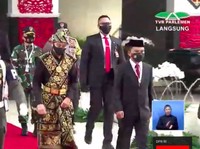 Hadiri Sidang Tahunan MPR, Jokowi Kenakan Tenun Khas NTT