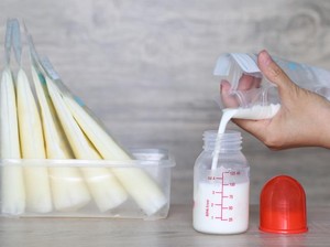 Tak Biasa, Wanita Ini Gunakan ASI-nya untuk Seduh Kopi Suami