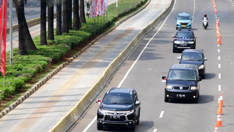 Serah terima arsip naskah asli Teks Proklamasi yang bertulis tangan Sang Proklamator, Ir. Soekarno untuk dihadirkan pada Upacara Peringatan Detik-Detik Proklamasi Kemerdekaan Republik Indonesia di Istana Merdeka pada 17 Agustus 2020 esok. (Biro Pers Sekretariat Presiden/Muchlis Jr)
