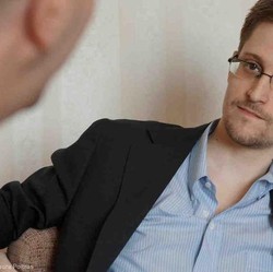 Edward Snowden Mendadak Nongol Beri Peringatan Bahaya