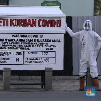 Bikin Merinding, Ada Replika Peti Jenazah Covid-19 di Kemang