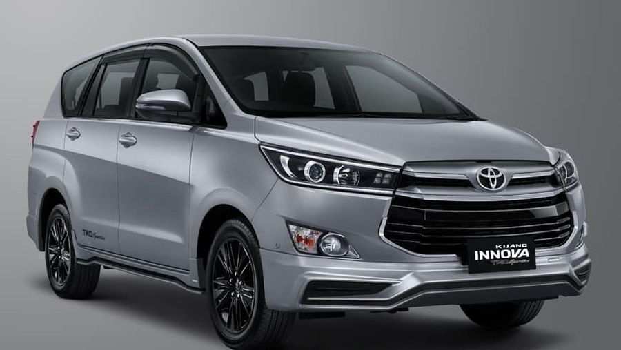 Toyota Innova  (Dok. Astra)