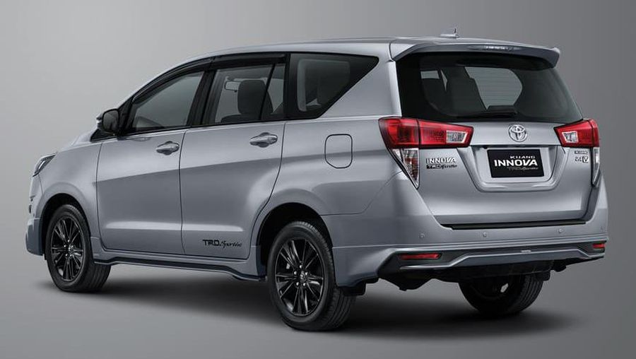 Toyota Innova  (Dok. Astra)