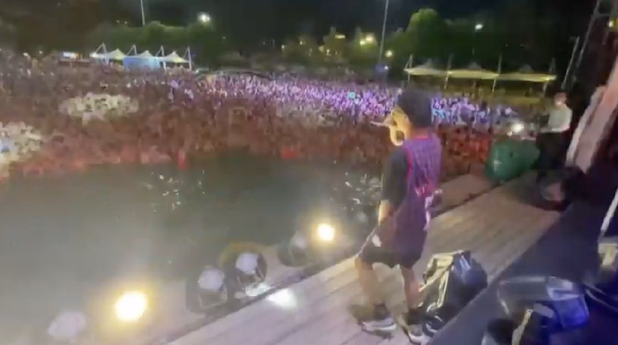 Wuhan Pool Party (Tangkapan Layar Youtube)