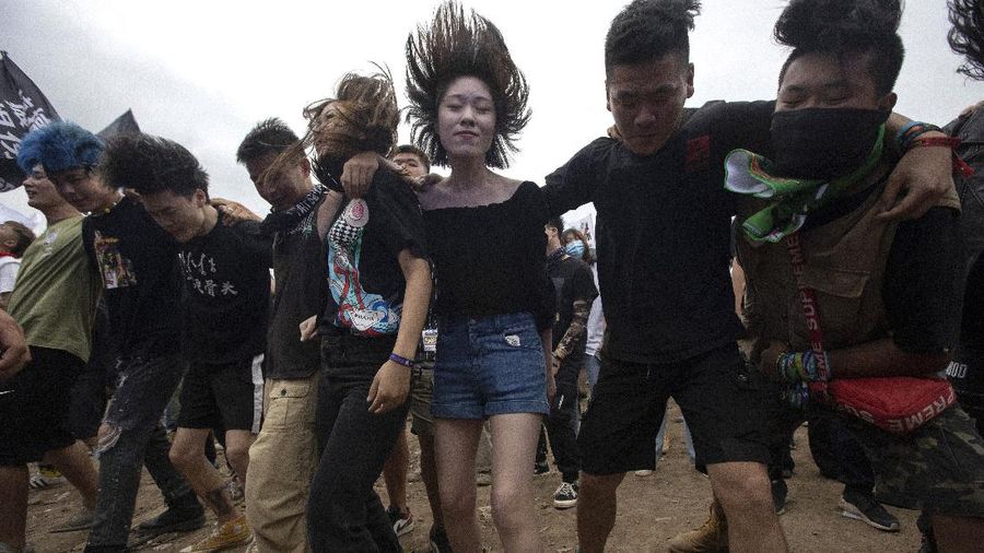 China gelar festival musik ditengah pandemi Covid-19. (AP/Ng Han Guan)