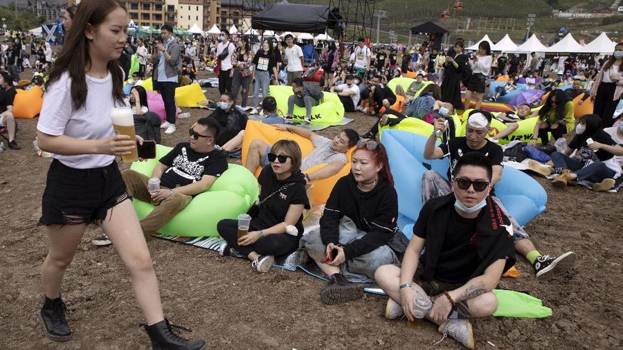China gelar festival musik ditengah pandemi Covid-19. (AP/Ng Han Guan)