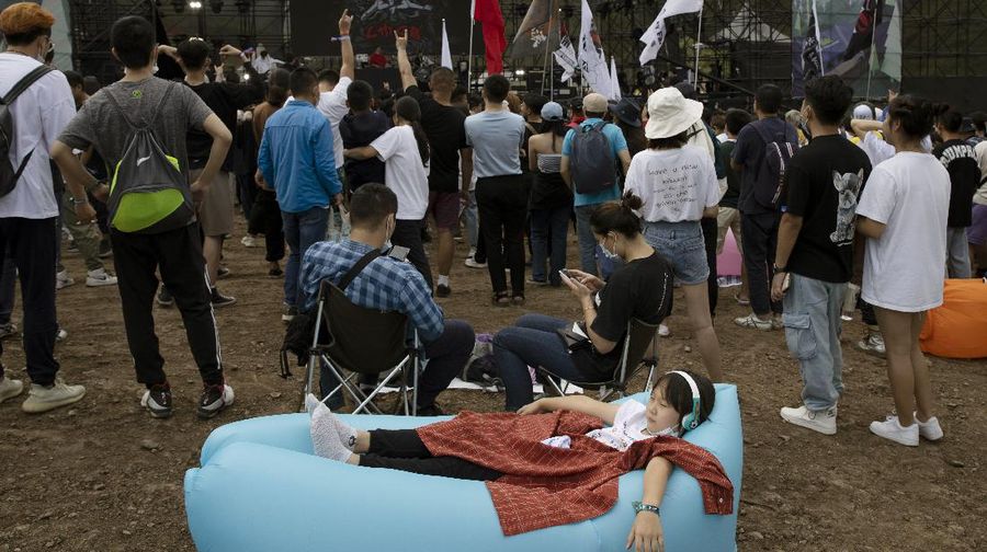 China gelar festival musik ditengah pandemi Covid-19. (AP/Ng Han Guan)