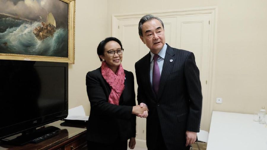 Menlu Retno Marsudi dan Menlu China Wang Yi/dok Kemenlu