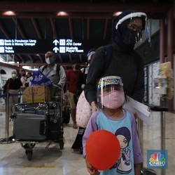 Sempat Nanjak, Penumpang Pesawat Anjlok Lagi di September