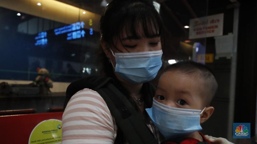 Penumpang pesawat mengalami lonjakan selama periode libur panjang pekan ini. (CNBC Indonesia/Tri Susilo)