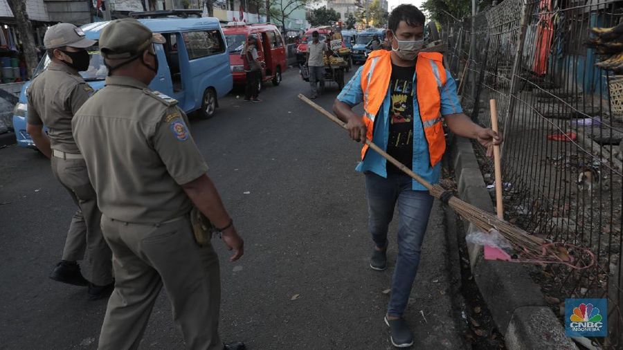 Penertiban Masker (CNBC Indonesia/Muhammad Sabki)
