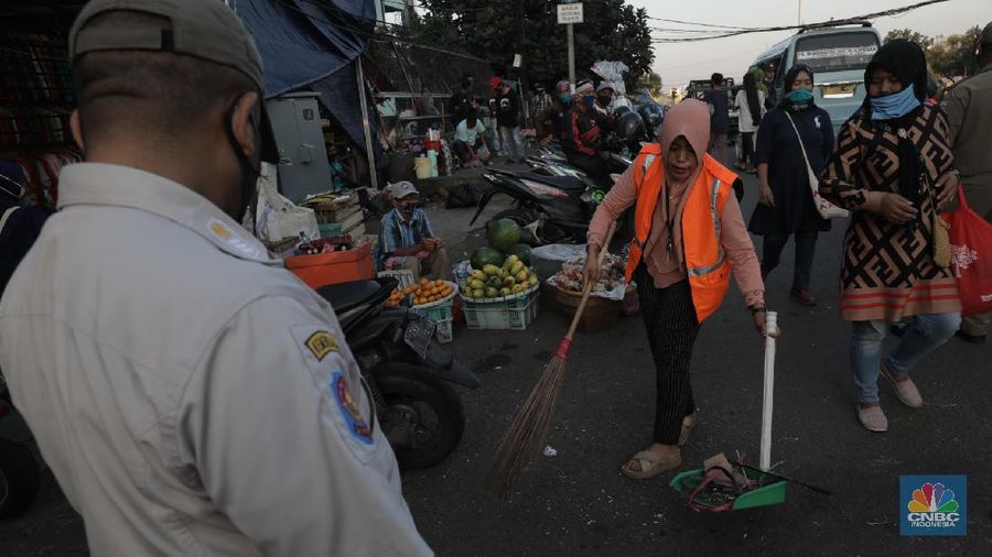 Penertiban Masker (CNBC Indonesia/Muhammad Sabki)