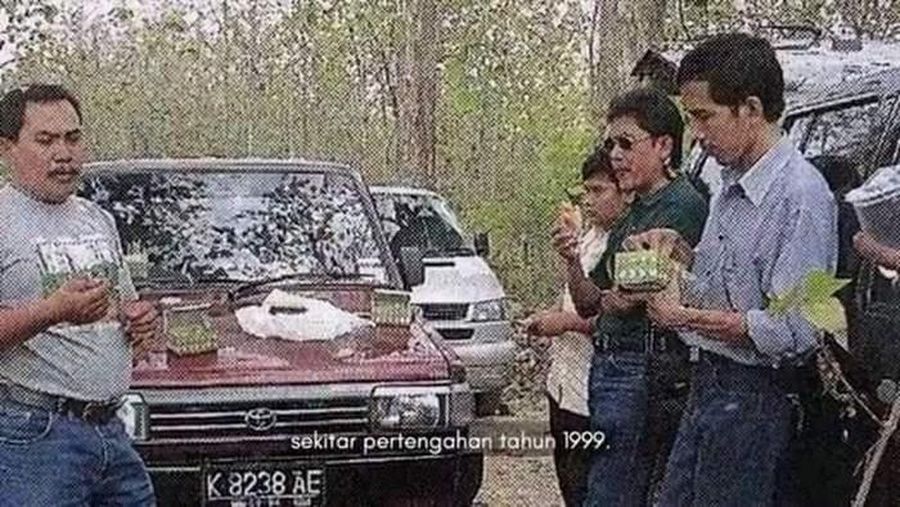 Foto: Tangkapan layar foto jadul Presiden Jokowi yang viral (dok. Ist)