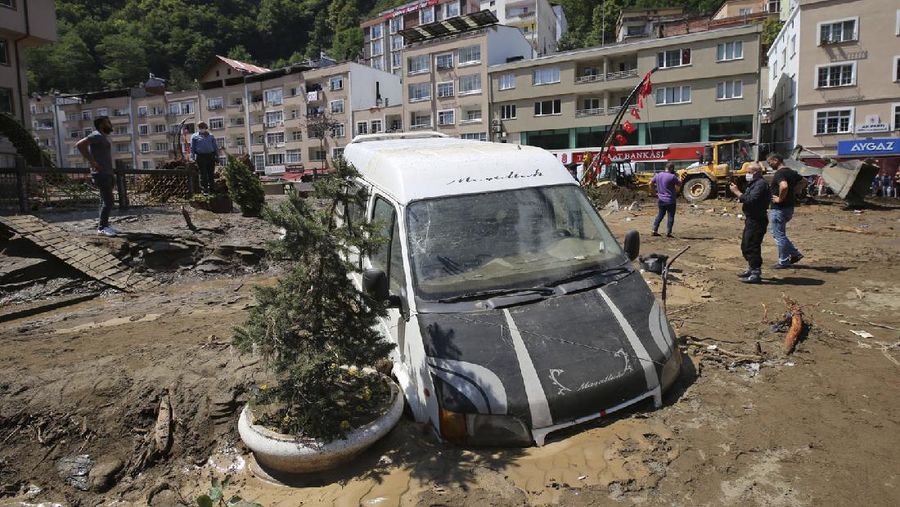 Banjir bandang landa timur laut Turki. AP/