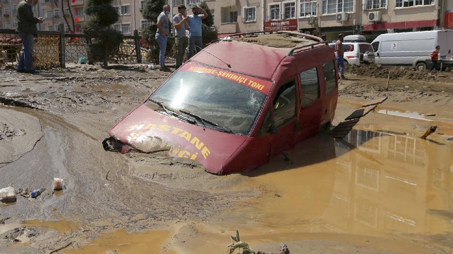 Banjir bandang landa timur laut Turki. AP/