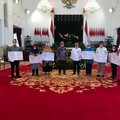 Cerita Pedagang Pecel Terima Banpres Produktif Dari Jokowi