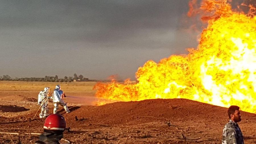 Sebuah ledakan menghantam pipa gas di pinggiran kota Damaskus, Suriah. AP/