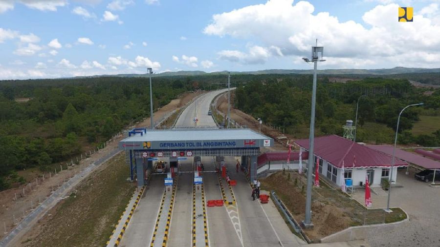 Presiden Jokowi meresmikan jalan Tol Banda Aceh-Sigli. (Dok: PUPR)