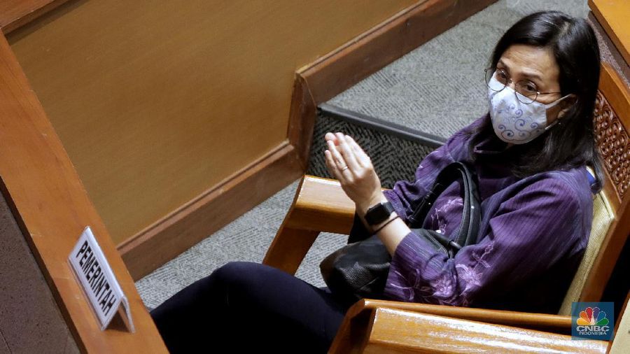 Menteri Keuangan Sri Mulyani menghadiri Rapat Paripurna DPR dengan agenda tanggapan Pemerintah terhadap Pandangan Fraksi atas RUU tentang P2 APBN TA 2019. (CNBC Indonesia/Muhammad Sabki)