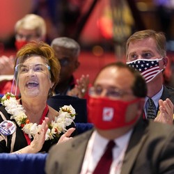 Ramai-ramai Kader Partai Republik era Bush Membelot, Ada Apa?