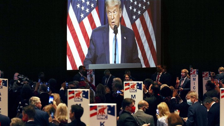 Presiden Donald Trump pada hari pertama Konvensi Partai Republik di Charlotte, North Carolina, 24 August 2020. AP/Travis Dove