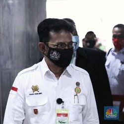 Lagi, Mentan SYL Pamerkan 'Kalung Anti-Corona' di Depan DPR