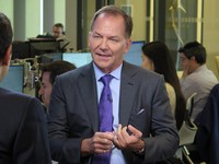 Kisah Paul Tudor Jones, Investasi Cuan Rp1,65 Triliun Sehari