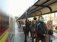 KRL Tetap Operasi, Ini Jadwal & Syarat Jalan Saat PSBB Total