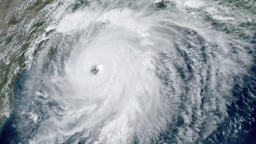 Gambar satelit menampilkan Badai Laura di Teluk Meksiko. (NOAA via AP)