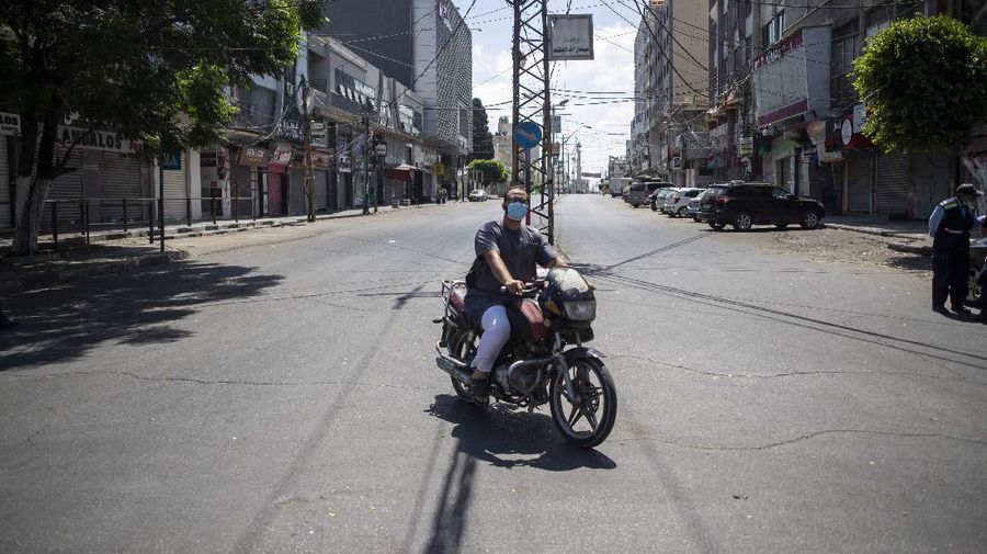 Jalur Gaza perpanjang Lockdown. (AP/Khalil Hamra)