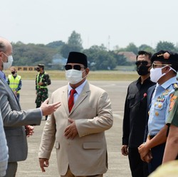 Top Prabowo! 30 Ton Alat Kesehatan Australia Mendarat di RI