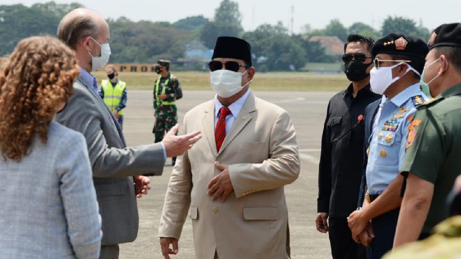 Menhan Prabowo Menyambut Alkes Untuk Penanganan Pandemi Covid-19 Dari Pemerintah Australia. (Ist Kementerian Pertahanan RI)
