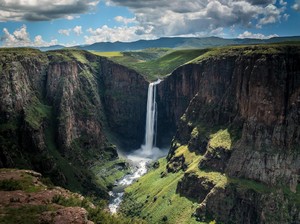 Bukan Nepal, Ini Negara Tertinggi di Planet Bumi