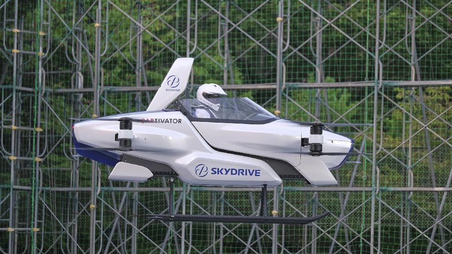 Mobil SkyDrive terbang di Tokyo, Jepang. (AP/)