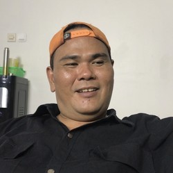 Keuangan Belum Pulih, Fahmi Bo Jadi Tukang Parkir