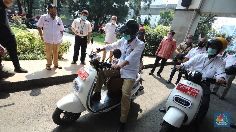 Uji Coba Stasiun Penukaran Baterai Kendaraan Listrik Umum (SPBKLU) (CNBC Indonesia/Andrean Kristianto)