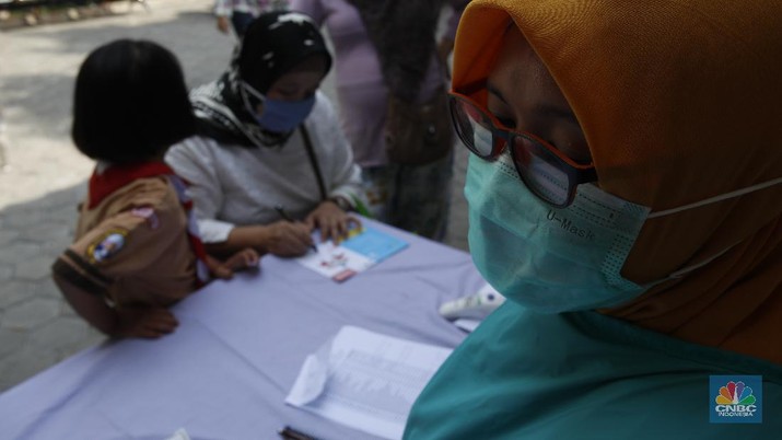 Imunisasi Campak Ditengah Pandemi Covid-19 (CNBC Indonesia/Tri Susilo)