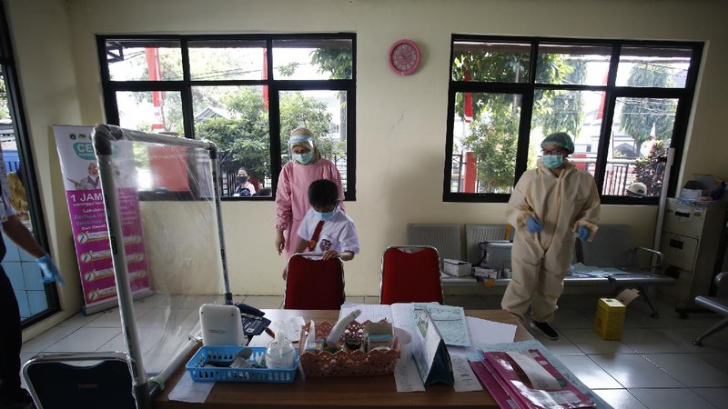Imunisasi Campak Ditengah Pandemi Covid-19 (CNBC Indonesia/Tri Susilo)
