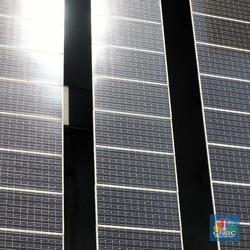 Punya BUMN Baterai, Harga Listrik PLTS Harus Bisa Lebih Murah