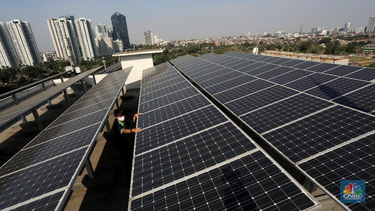 Diam-Diam RI Ternyata Sudah Pasang 1,3 GW PLTS Atap