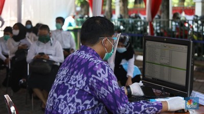 Tes CPNS di Tengah Pandemi (CNBC Indonesia/ Andrean Kristianto) Tes CPNS di Tengah Pandemi (CNBC Indonesia/ Andrean Kristianto)