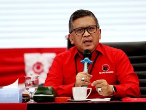 Hasto Klaim Ada Keinginan Jokowi Jadi Ketua Umum PDIP