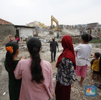 Warga Pasrah Ratapi Rumah yang Tergusur Proyek Toll JORR II