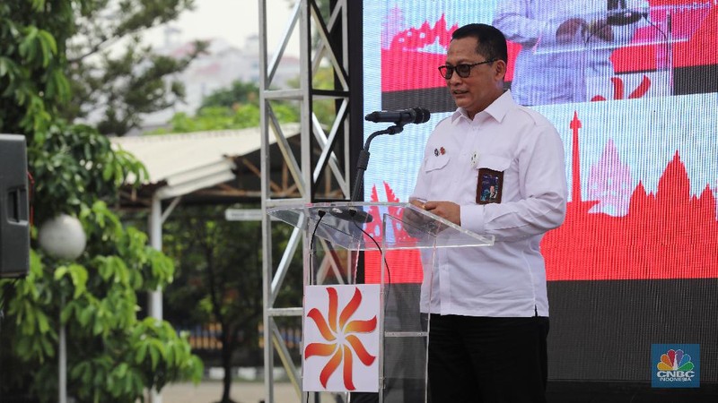 Program Bantuan Sosial Beras untuk 10 Juta Keluarga Indonesia (CNBC Indonesia/Andrean Kristianto)