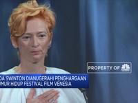 Tilda Swinton Dianugerahi Penghargaan Seumur Hidup